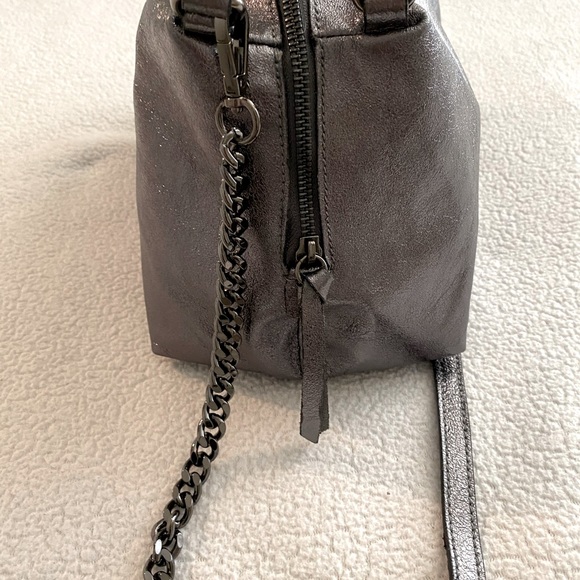 Vera Pelle Metallic Silver Handbag - Picture 4 of 7